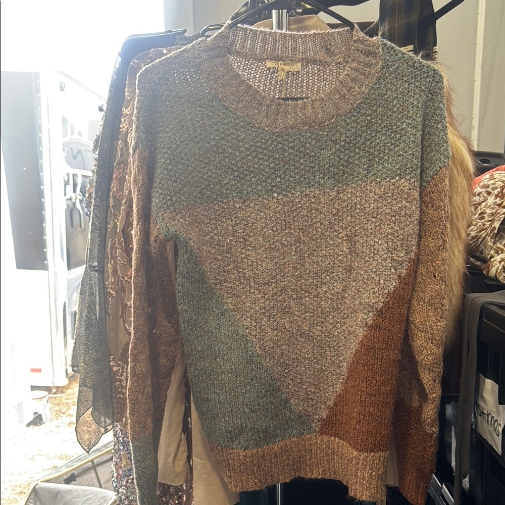 Colorblock Sweater - Picture 1 of 4